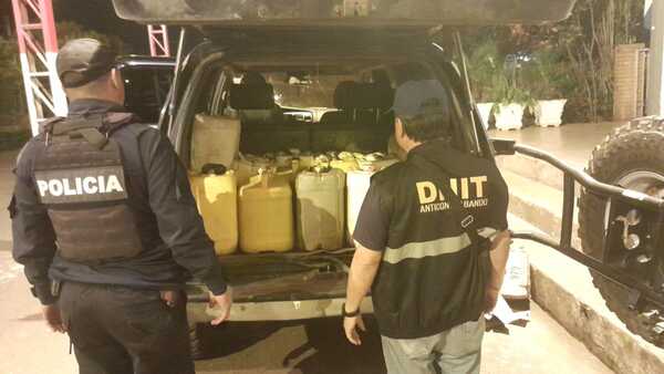 Decomisan combustible de aparente contrabando sobre la Ruta PY06