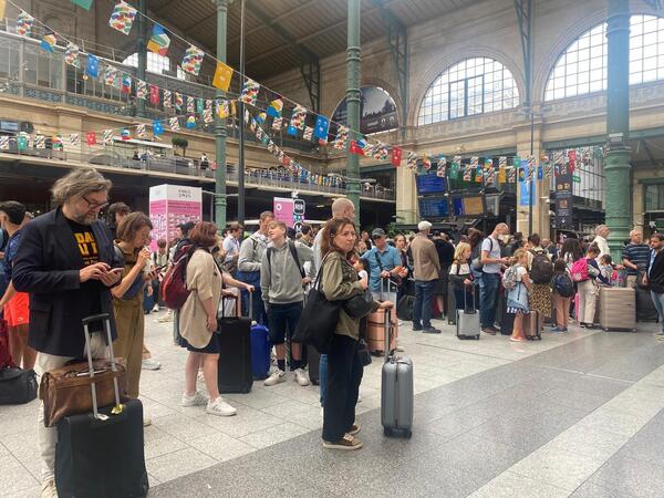 Ataque masivo paraliza la red de alta velocidad francesa y afecta a 800.000 viajeros