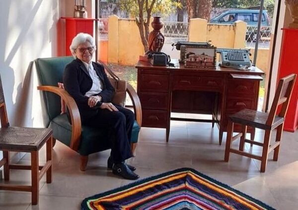 Homenaje a doña Catalina Moreira Vda. de Roig en el Centro Cultural Carlos Dominguez