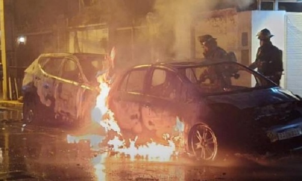 Ebrio al volante causa accidente e incendio de dos vehículos en Asunción - Noticiero Paraguay