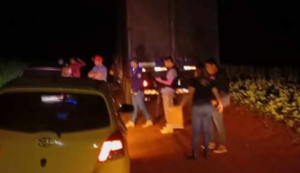 Piratas del asfalto disparan y asaltan un camión de encomiendas en los Cedrales