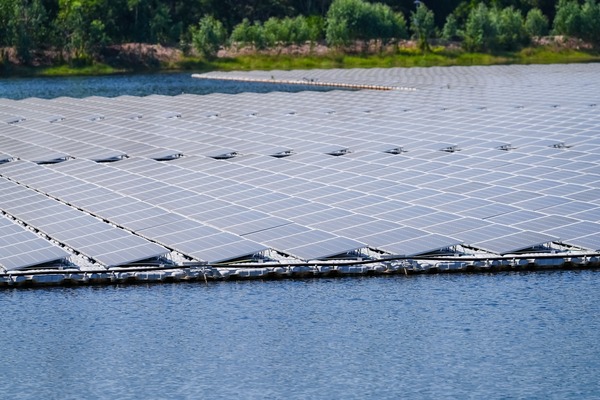 La Itaipu proyecta instalar una planta solar flotante en el embalse - La Clave