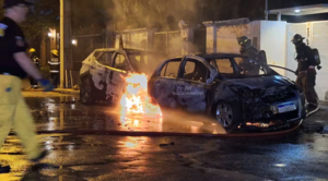 Vehículos quedan calcinados en Asunción
