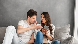 “Mi novio me pide mi ubicación en tiempo real cada vez que salgo”