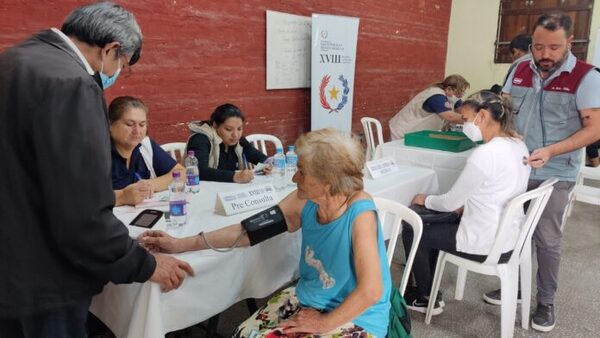 Atención médica especializada llega a más de 300 pobladores del Bañado Tacumbú