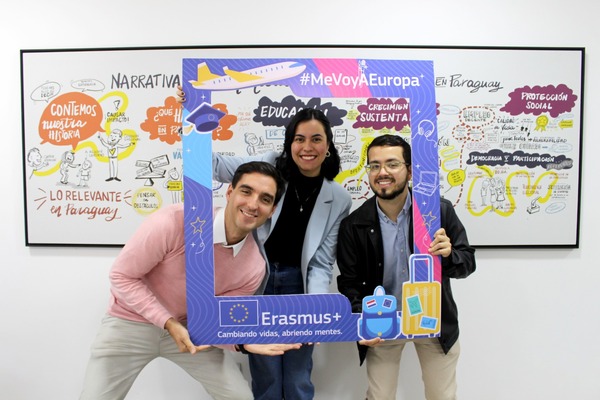 Tres jóvenes paraguayos reciben becas para estudiar en países de la Unión Europea - El Independiente