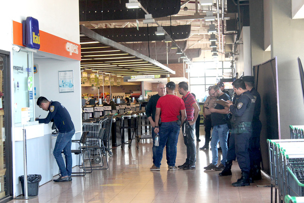 Motochorros roban más de G. 2 millones durante asalto a una boca de cobranzas - La Clave
