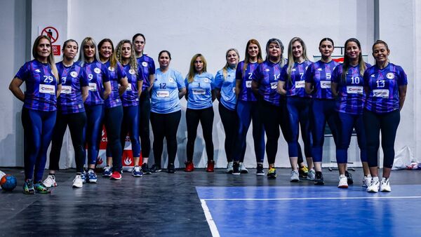 Selección Femenina de Handball Máster lanzó rifa para traer el oro de Copa América