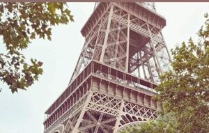 El “Colorado” y su “Coloradita”, de amores en París