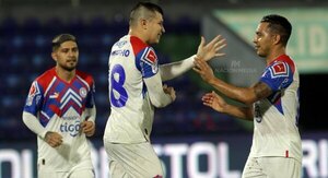 Versus / Dejó Cerro Porteñoy desde México tantea su vuelta a Europa
