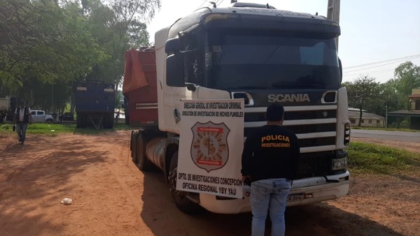 Incautan camión cargado con madera sin documentación en Yby Yaú - Noticiero Paraguay