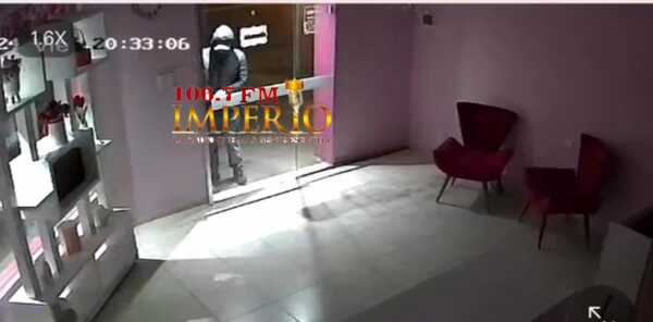 Ladrón ocasiona un gran perjuicio a una barbería