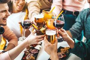Cuatro ideas para brindar en la previa por el Día de la Amistad - Gastronomía - ABC Color