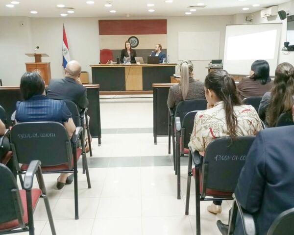 Concluye módulo V del Diplomado Civil en Coronel Oviedo
