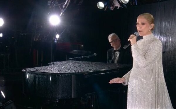 Versus / Céline Dion canta en el cierre de la ceremonia de apertura de París 2024