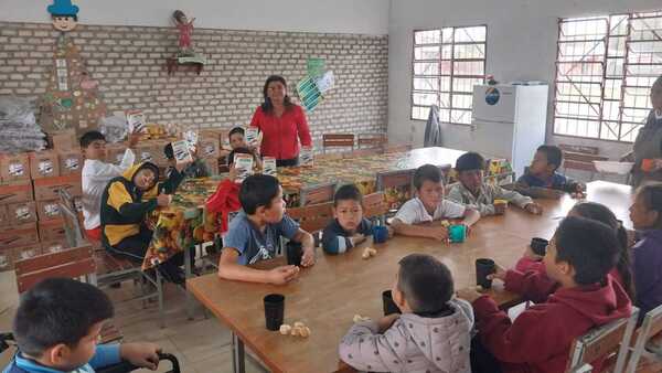 Desayuno y merienda llega a escuelas de Alto Paraguay por parte de la Gobernación