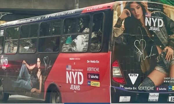 Nadia Ferreira “viaja” en buses de México