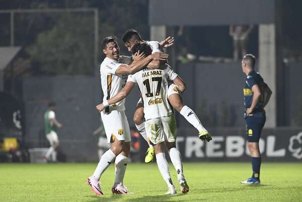 Trinidense vs. Guaraní: Agónico y merecido triunfo aurinegro - Fútbol - ABC Color