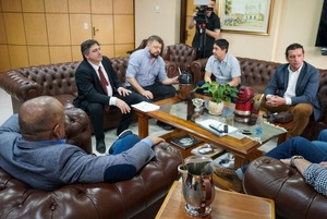 Senador argentino aborda posibilidad de trabajar en un plan de integración ferroviaria con Paraguay - ADN Digital