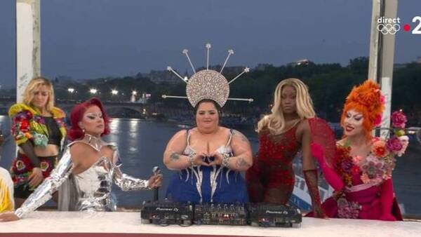 Video: Polémica representación de drag queens de la Última Cena en los Juegos Olímpicos enciende las redes
