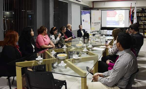 Encuentro en el Benjamin Franklin Science Corner - Sociales - ABC Color