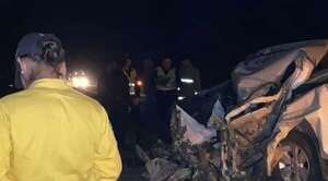 Un muerto y nueve heridos deja accidente entre bus y camioneta - Noticiero Paraguay