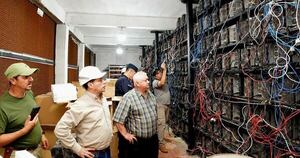 La Nación / Intervienen criptominería que operaba de manera ilegal en San Pedro