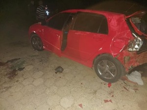 En Ñeembucú, policía atropelló a grupo de amigos: dos muertos y 10 heridos - trece
