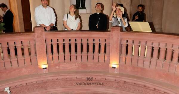 La Nación / Nuncio realizó una “palmeada” y visitó lugares históricos de Asunción