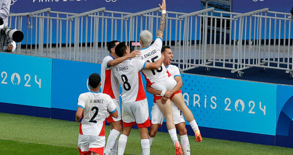 Versus / Paraguay gana un partido increíble y sueña con los cuartos