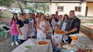 Directivos de APACACU en alianza con el SNPP, dictan cursos de confitería y otras especialidades a socias y familiares - Noticiero Paraguay