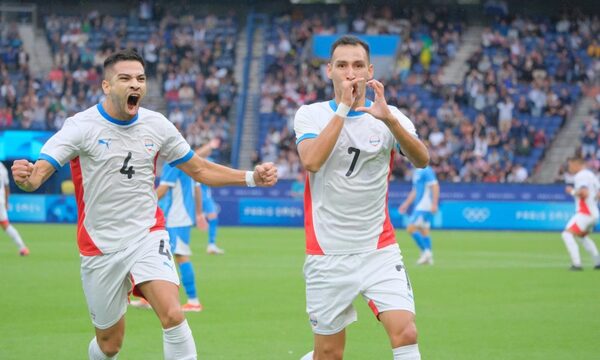 Paraguay celebra en París ante Israel