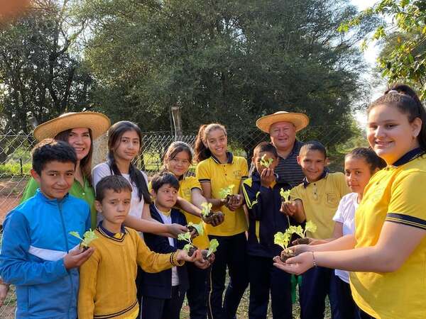 Arroyos y Esteros: comunidad emprendedora apunta a fortalecer la agricultura sostenible en los jóvenes - Nacionales - ABC Color
