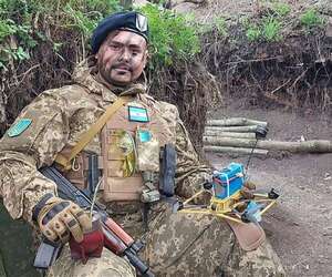 Maximiliano Barrientos: La historia de “El chipero de París” que hoy es piloto de drones  en Ucrania - Nacionales - ABC Color