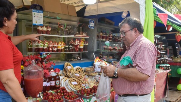 Expo Frutilla aguarda a visitantes con dulces atractivos y actividades