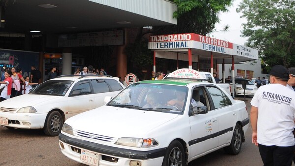 Taxistas de CDE buscan aggionarse a la era digital y competir con aplicaciones