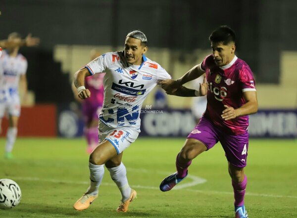 Versus / Inédito Libertad vs. Nacional en Villa Elisa