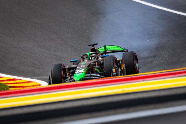 Versus / Joshua Duerksen suma de remontada en Spa-Francorchamps