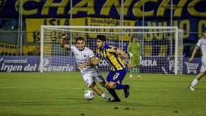 Versus / La tremenda jugada y asistencia de "Tito" Torres en su reaparición en el fútbol paraguayo