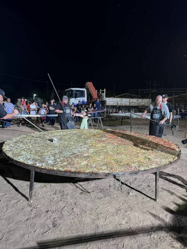 ¡Gran pizza! En el Chaco le bajaron una "súper pizza" de más de 1.200 porciones