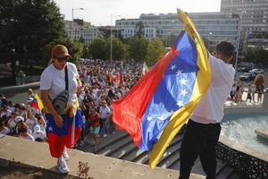 Miles de venezolanos se concentran en España con consignas por la libertad en su país - Mundo - ABC Color