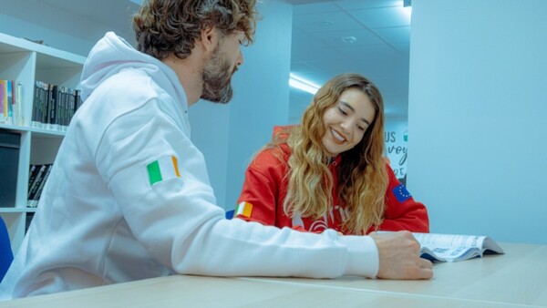 Escuela sortea 400 becas para estudiar inglés en Irlanda