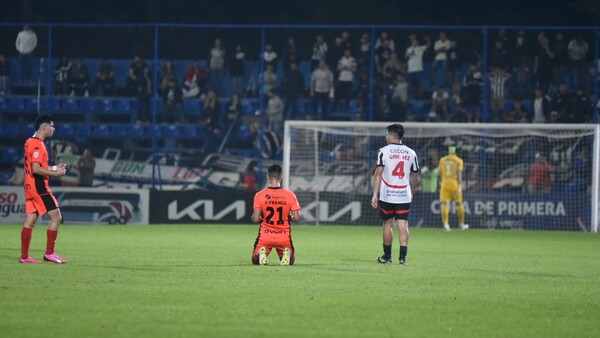 Nacional sorprende en Villa Elisa y da el primer golpe al campeón