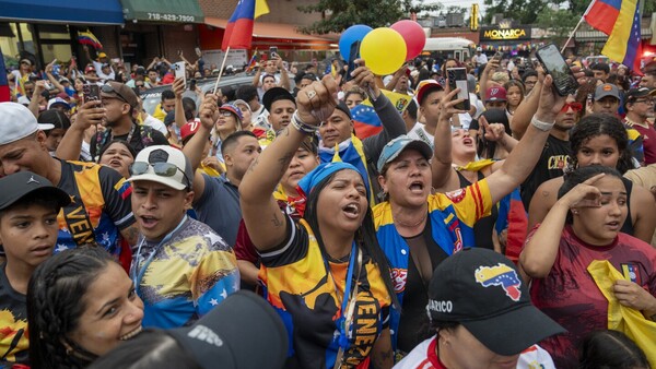 Venezolanos en el exterior emiten un voto de "esperanza" y alzan su voz por la democracia