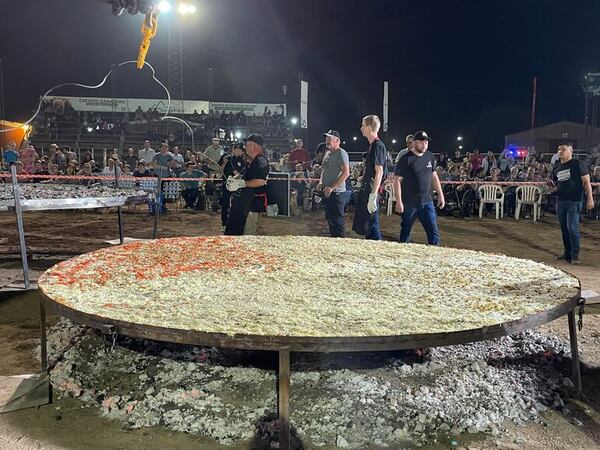 Cocinaron la pizza más grande de Sudamérica en el Chaco - Noticias del Chaco - ABC Color