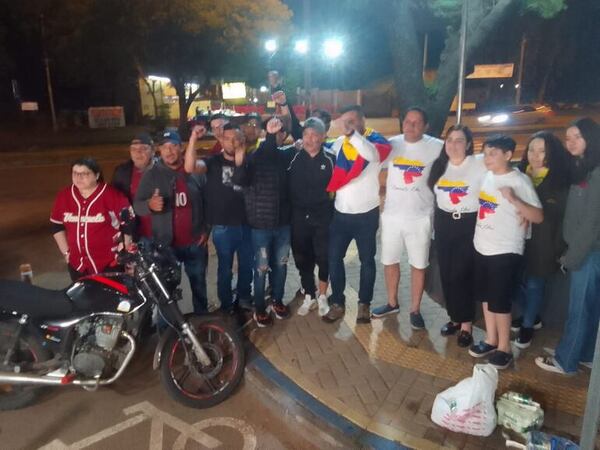 Venezolanos en Paraguay no reconocen victoria de Nicolás Maduro - Nacionales - ABC Color