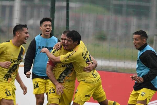 Intermedia: El “Canario” retoma vuelo - Fútbol de Ascenso de Paraguay - ABC Color
