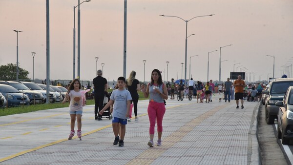 Familias enteras visitan la Costanera Sur para disfrutar de sus atractivos