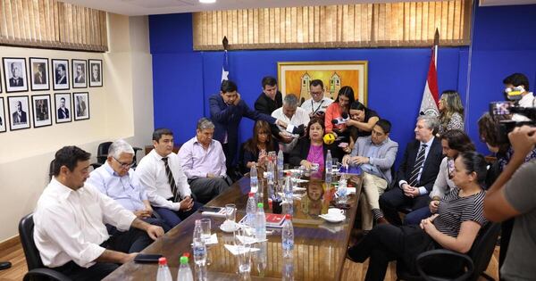 La Nación / Eduardo Nakayama fustiga a Esperanza Martínez y la tilda de antidemocrática