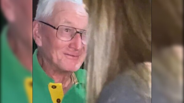 Llegaron de sorpresa a la casa de su abuelo para hacer pijamada y el video se hizo viral